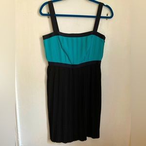 Calvin Klein 2-colored pleated dress